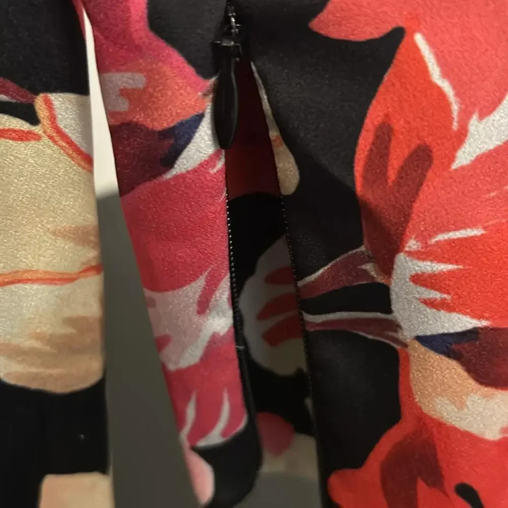 Guess by Marciano Los Angeles floral‎ mini dress.